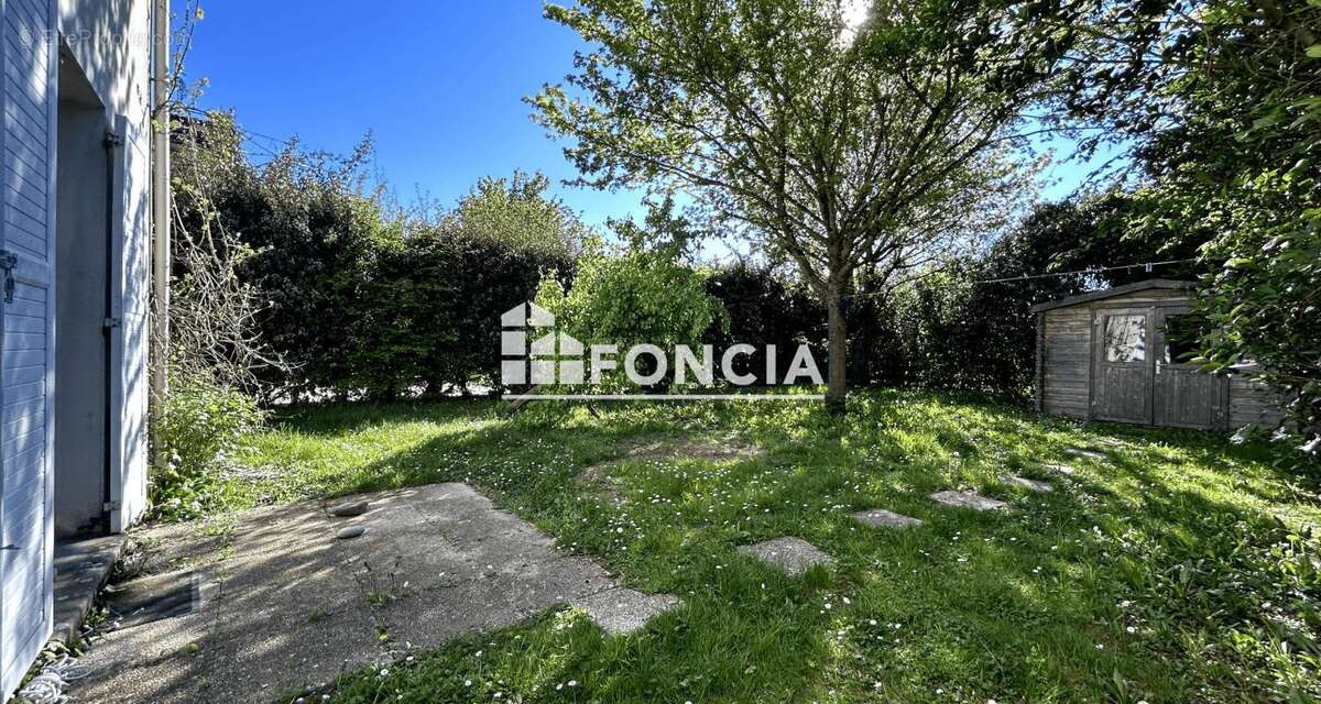 Maison à SAINT-PIERRE-DU-PERRAY