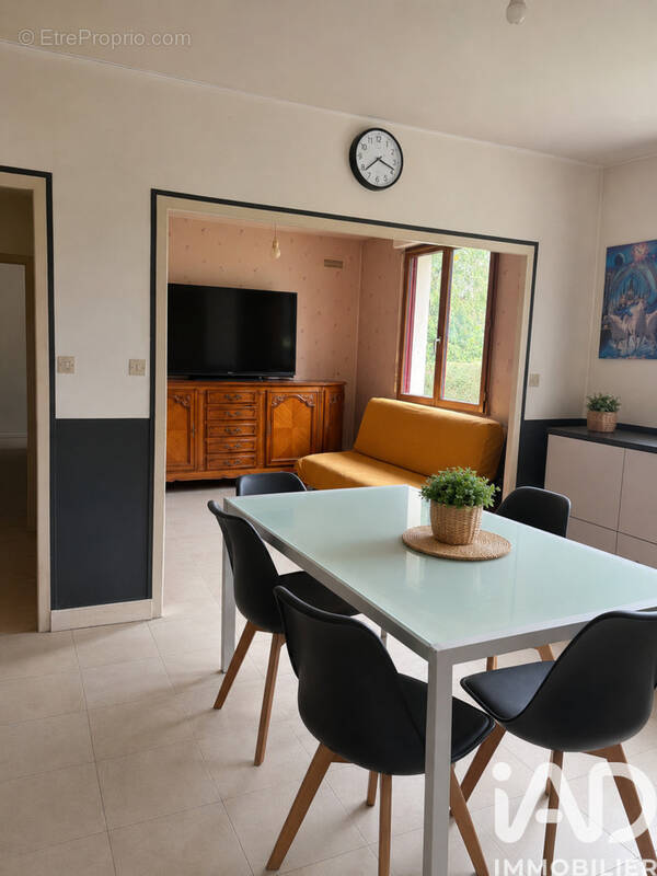 Photo 1 - Maison à SAINT-LEGER-DES-PRES