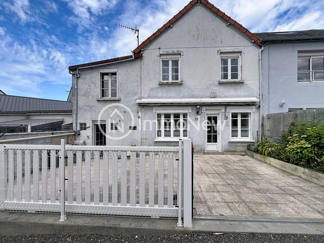 Maison à DONVILLE-LES-BAINS