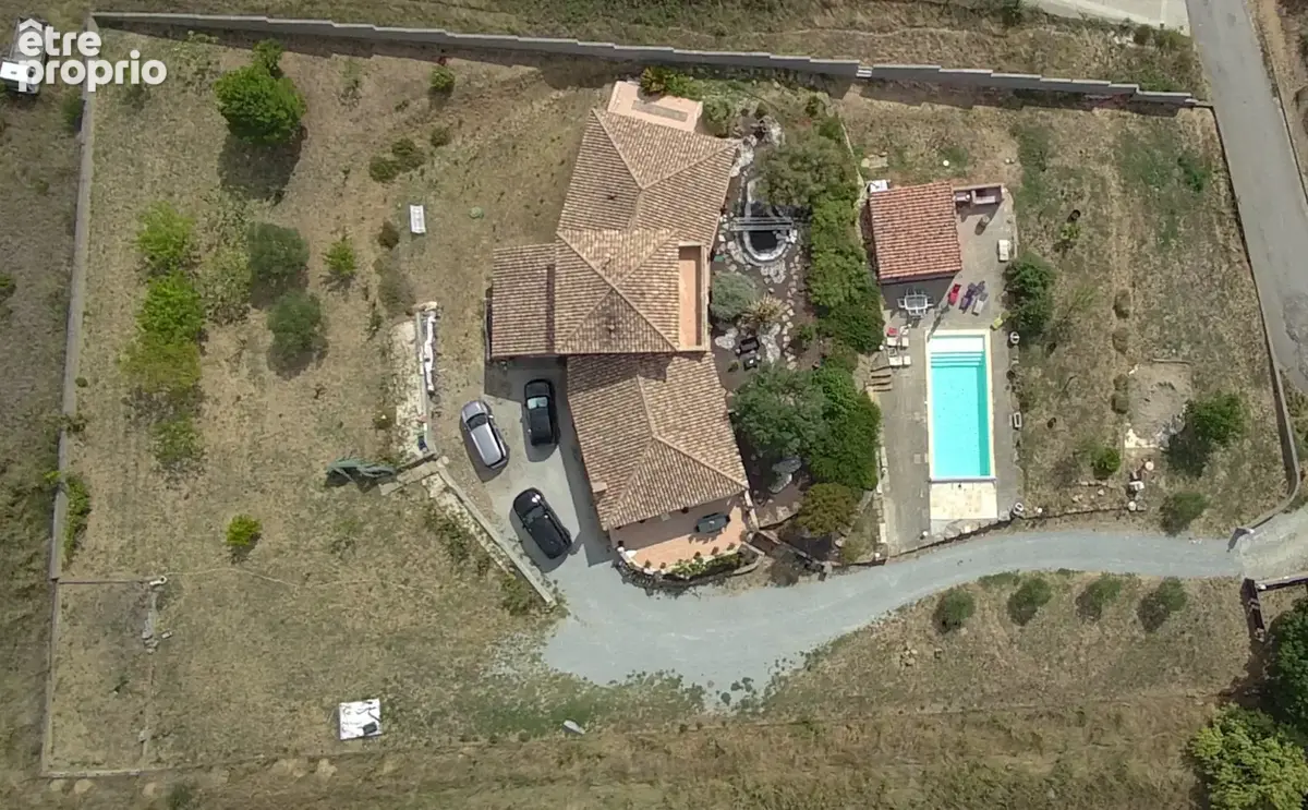 Limoux - Villa en position dominante - Terrain de 3700m2- Piscine et cuisine d'été - photo 3
