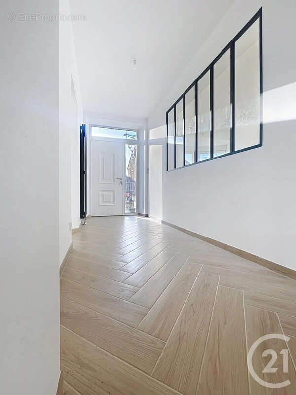 Maison à THAON-LES-VOSGES