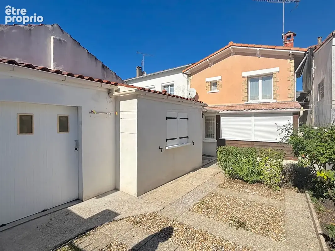 Exclusivité à Saujon : Charmante maison 5 pièces avec terrasse et garage - photo 1