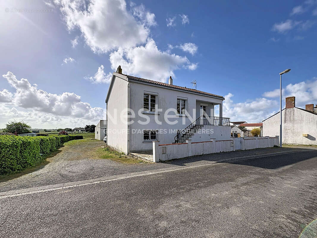 Maison à BOUIN