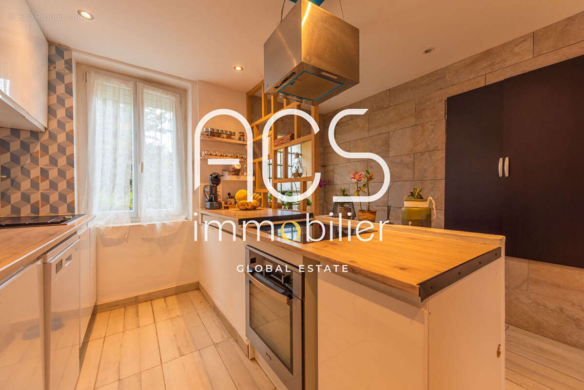 Appartement à CHATEAUNEUF-LES-MARTIGUES