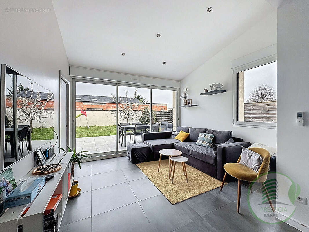 Maison à AUMENANCOURT