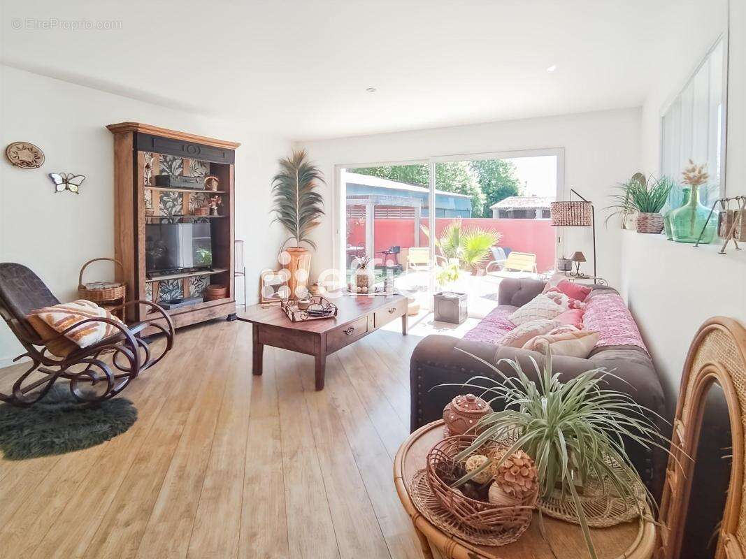 Maison à AIGREFEUILLE-D'AUNIS