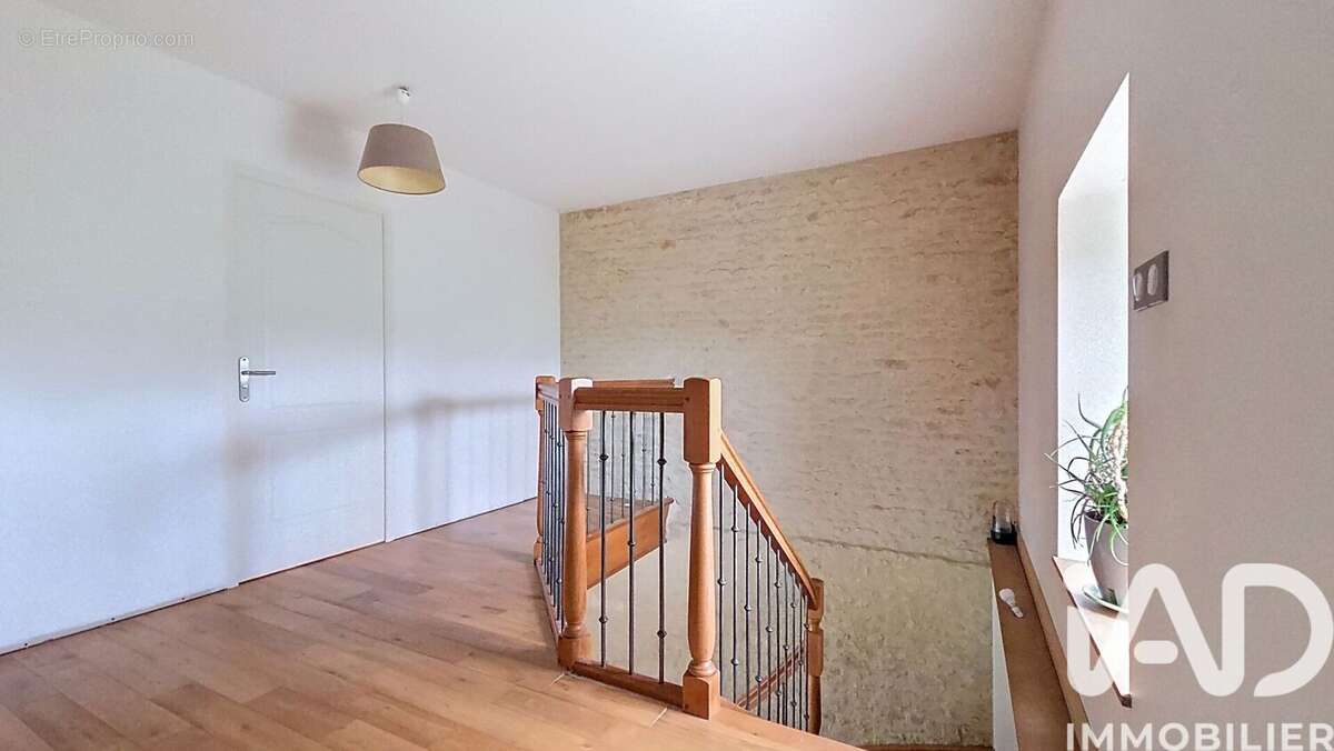 Maison 182 m² à Vendeuvre  - photo 8