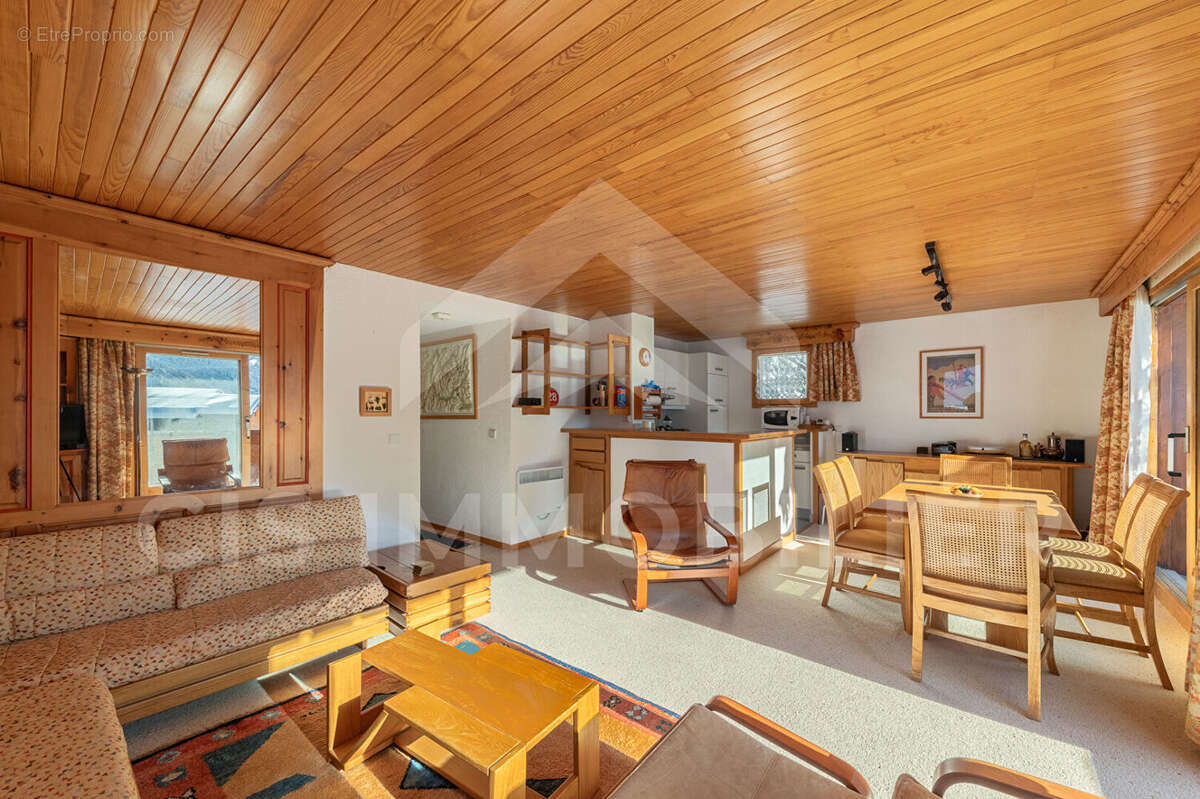 Appartement à LES ALLUES