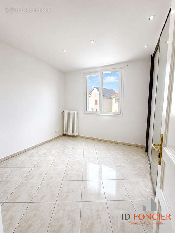 Maison à MORANGIS