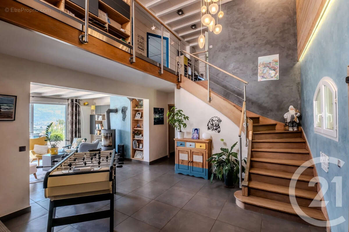 Maison 337 m² à Thyez  - photo 6