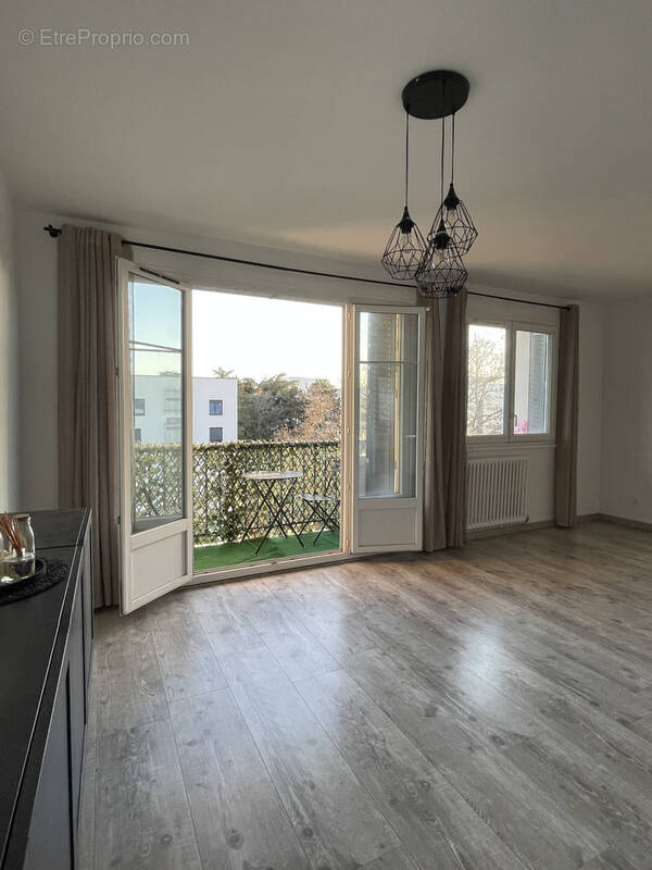 Appartement à LYON-9E