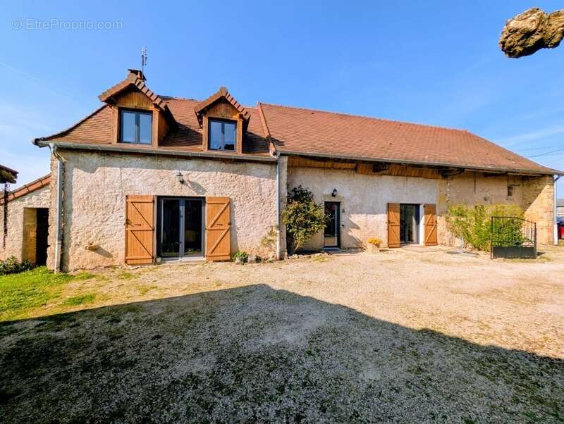 Maison à PARAY-LE-MONIAL