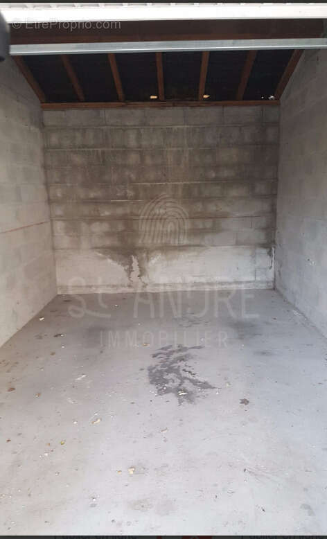 Parking à LA COTE-SAINT-ANDRE