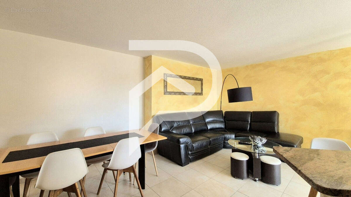 Appartement à FREJUS
