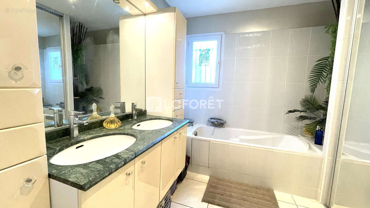 Villa Cabasse 9 pièces 230 m2  4 chambres avec piscine - photo 7