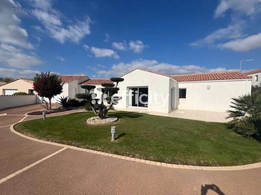 Maison à TALMONT-SAINT-HILAIRE