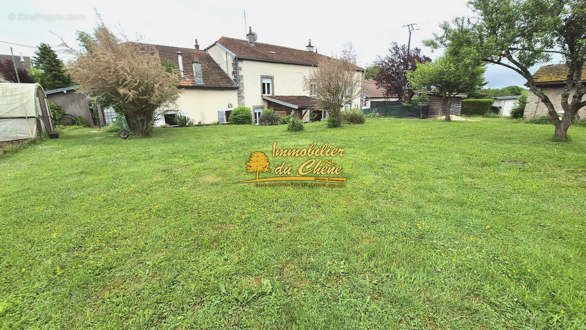 Maison à PASSAVANT-LA-ROCHERE