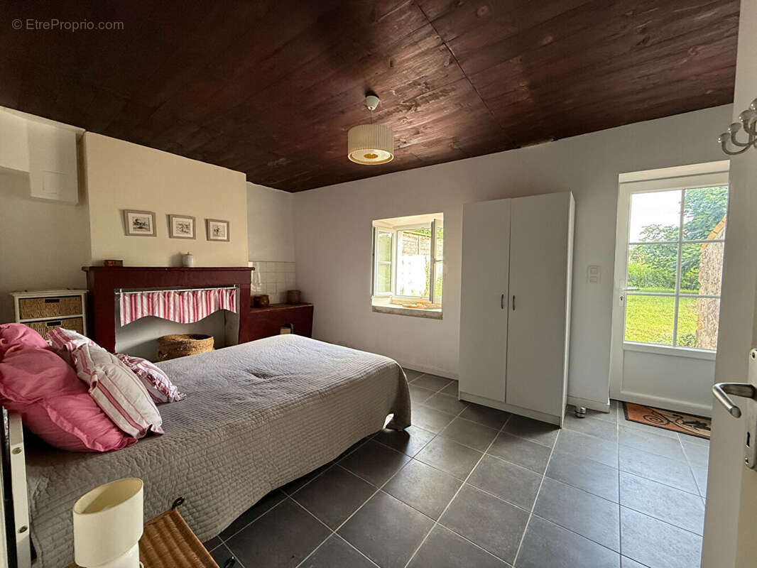 SAINT SULPICE DE ROYAN - Maison de 4 pièces de 104 m2 - photo 4
