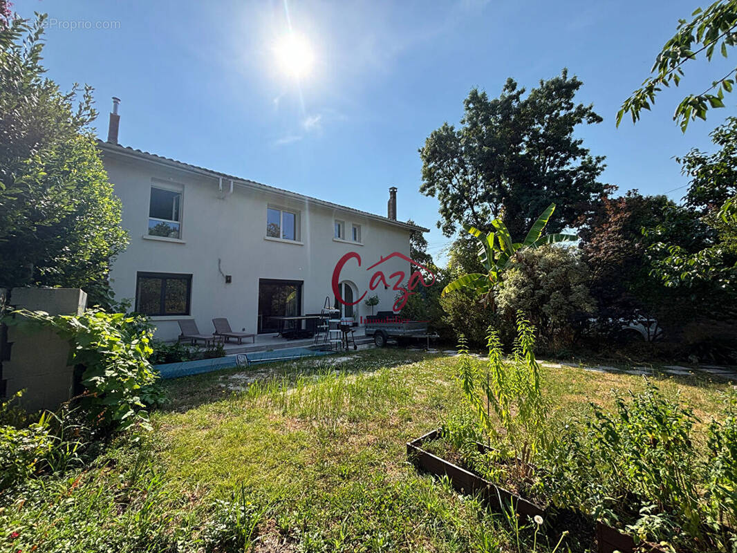 Maison à FARGUES-SAINT-HILAIRE