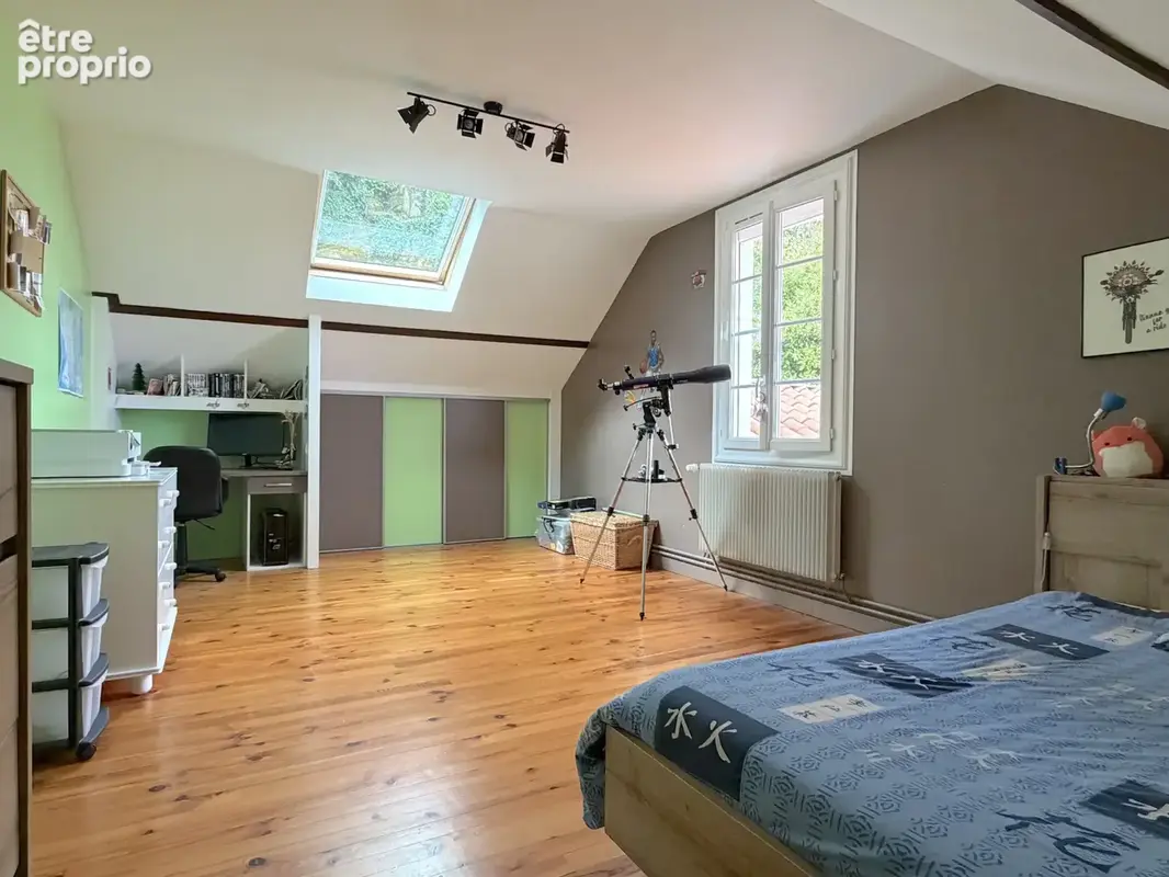 Maison centre-ville, avec jardin, dépendances et vue imprenable sur les châteaux - photo 13