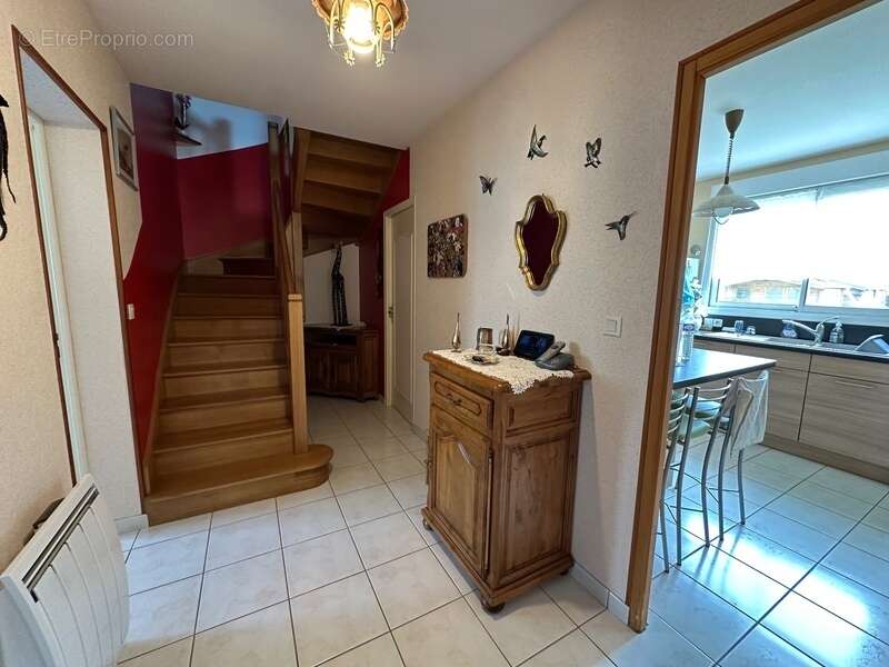 Maison à MONCE-EN-BELIN