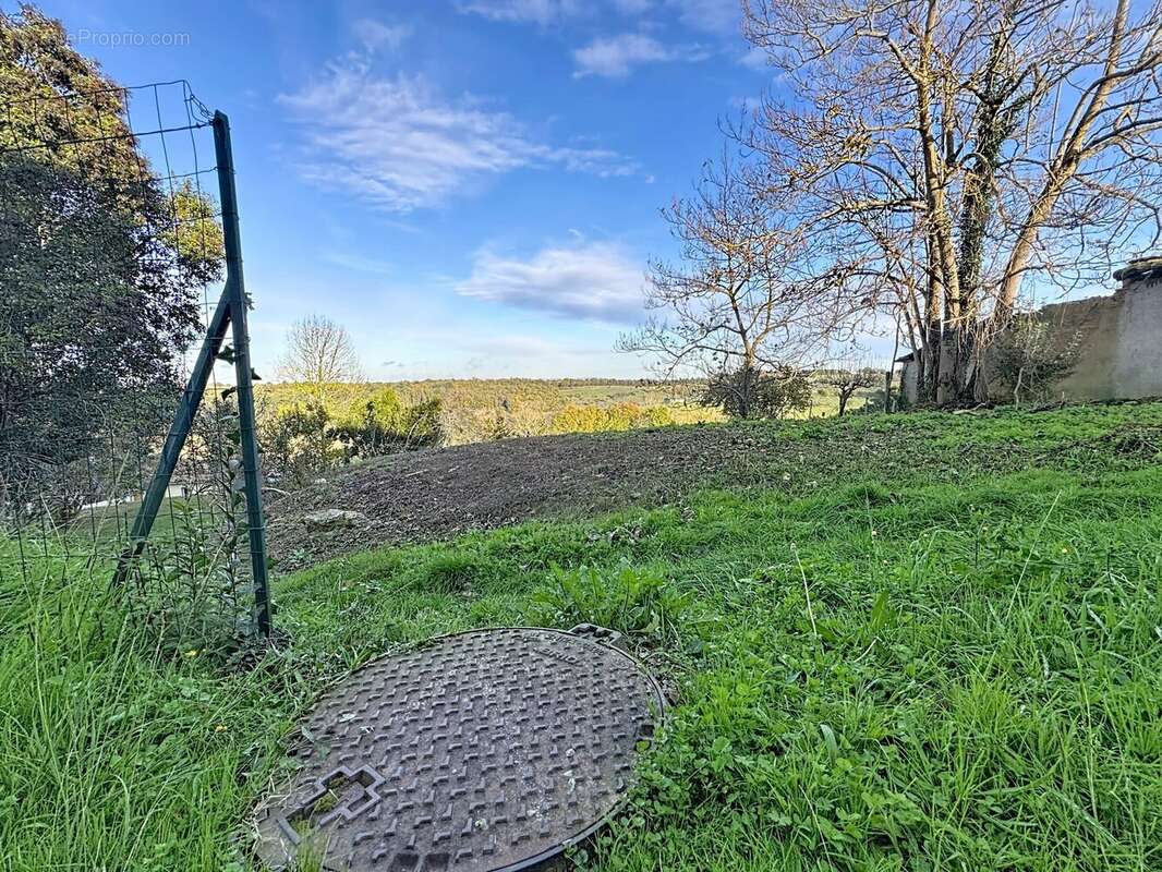 Terrain à GENEBRIERES