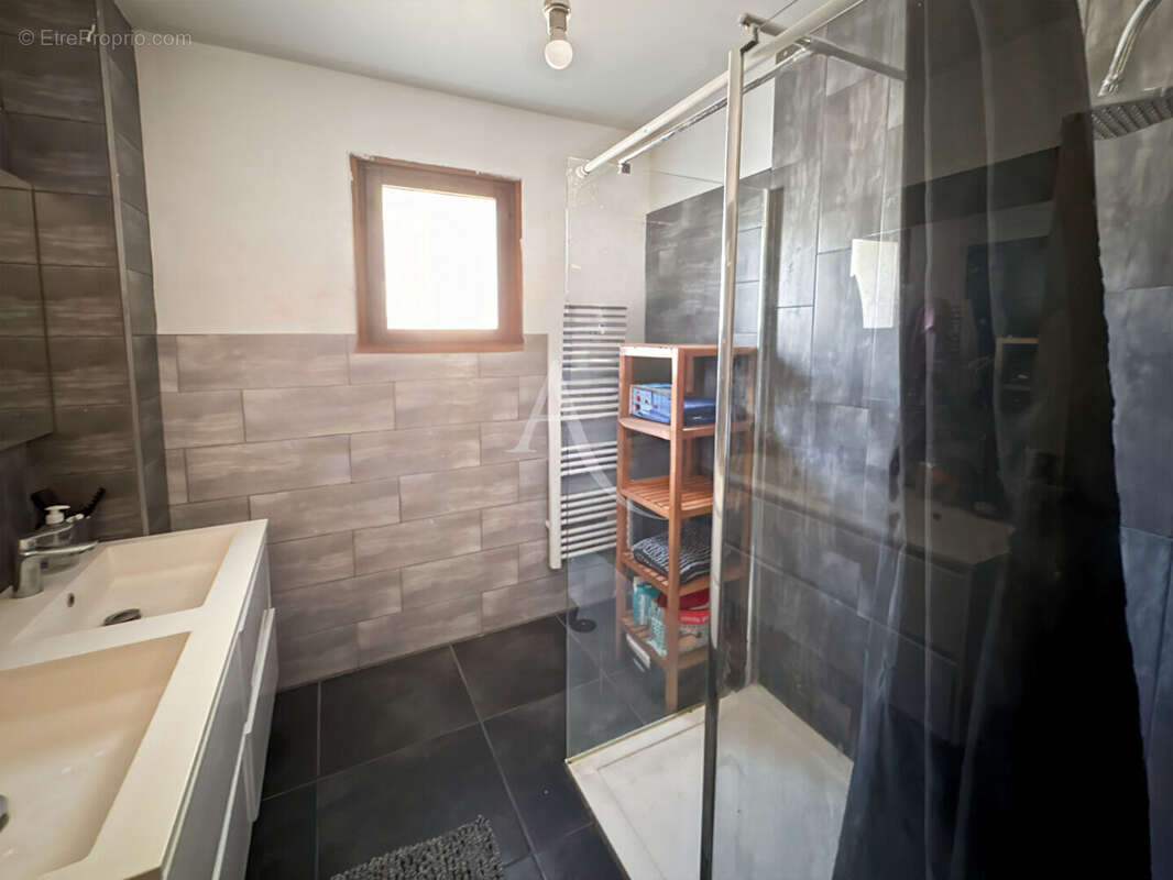 Maison à JOUY-LE-MOUTIER