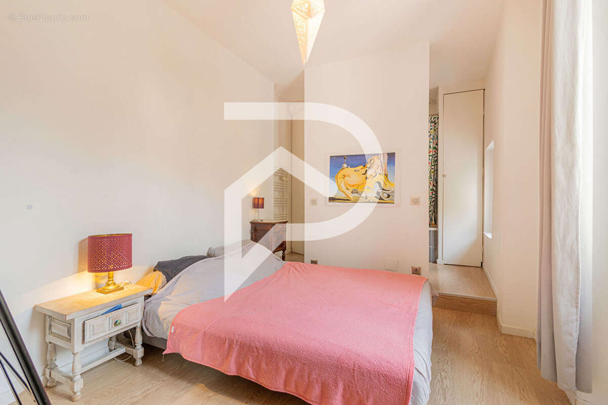 Appartement à MARSEILLE-1E