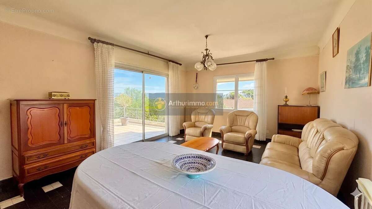 Villa vue mer de 126 m² avec fort potentiel - photo 7