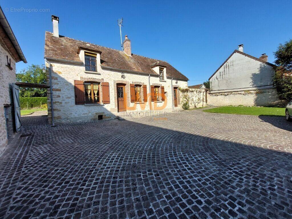 Maison à LONGUEVILLE