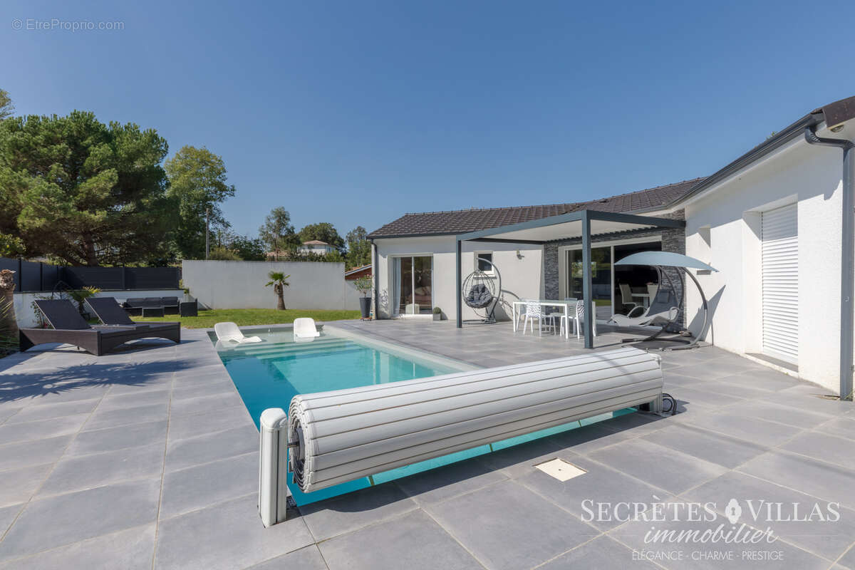 Maison à FARGUES-SAINT-HILAIRE