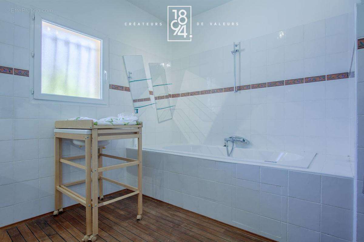 Maison familiale avec dépendance à la bastidonne - photo 14