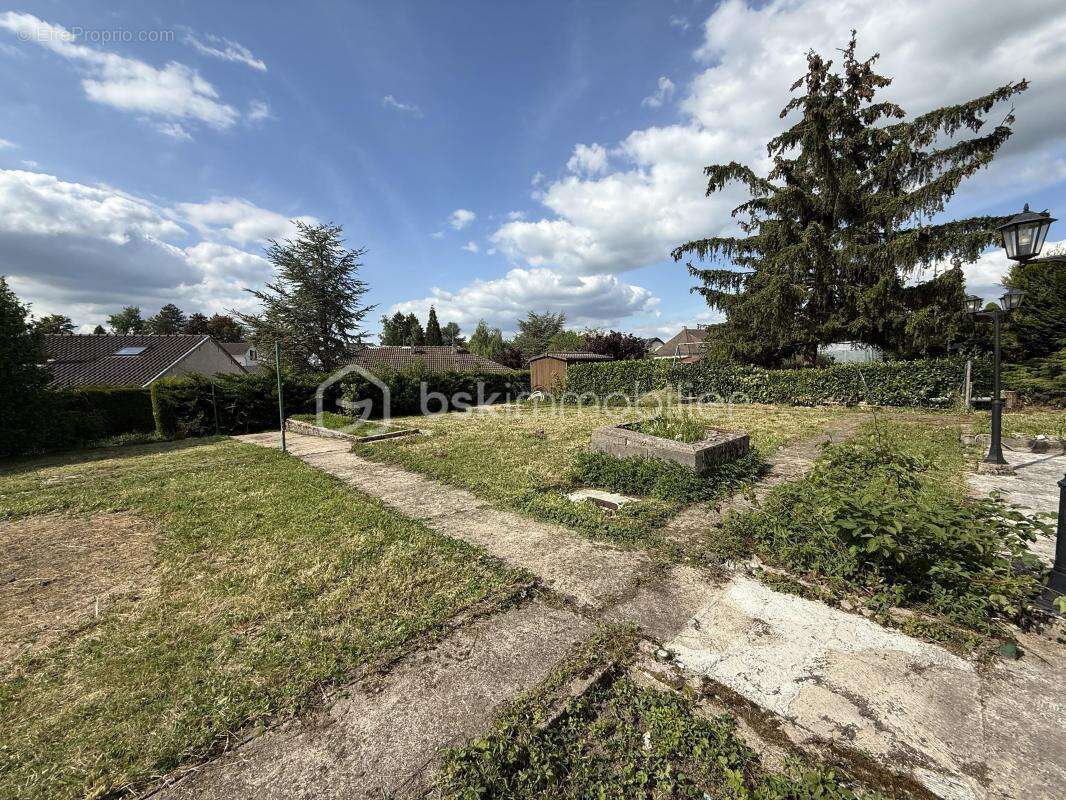 Maison à COURCELLES-CHAUSSY