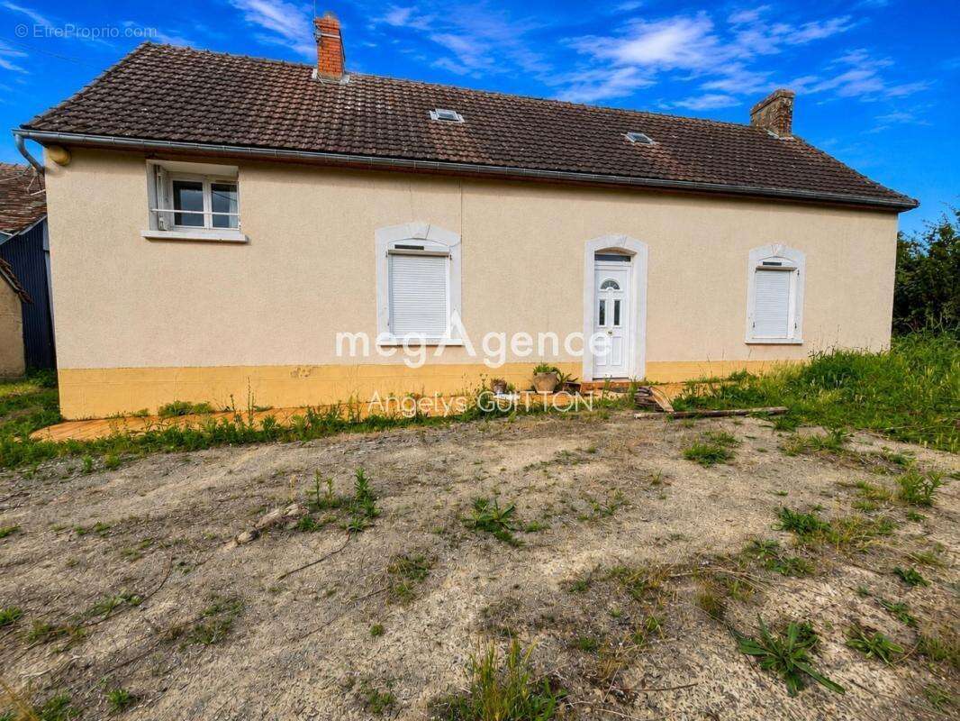 Fermette au bout d'une impasse, 12 minutes du Mans, terrain 3800 m² - photo 4