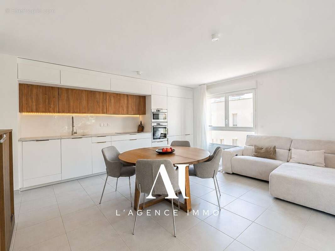 Appartement à ECHENEVEX