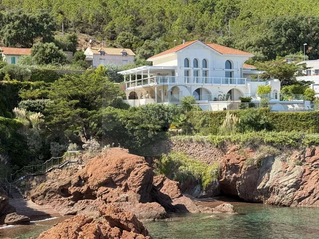 Maison à THEOULE-SUR-MER