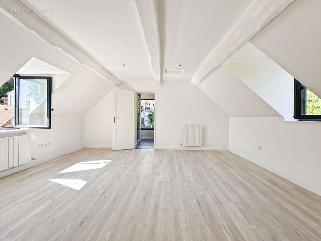 Maison - Mantes La Ville - 140m² - photo 4