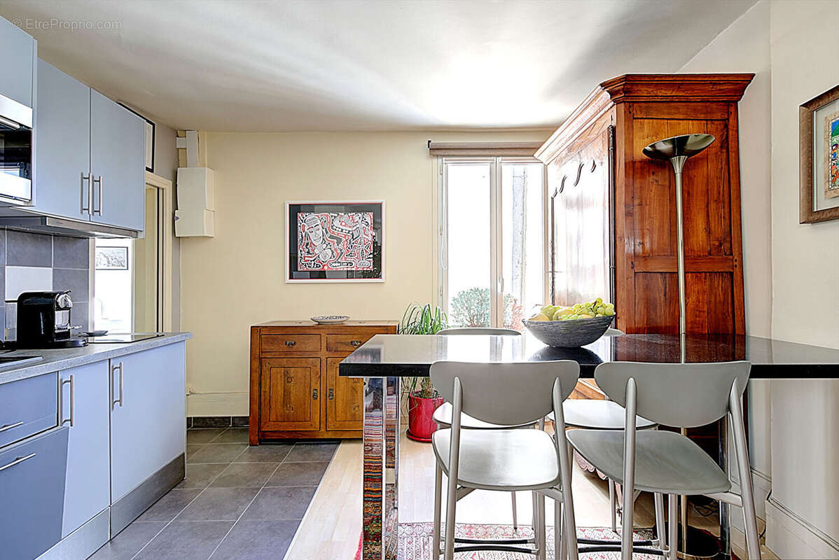 Appartement à PARIS-18E