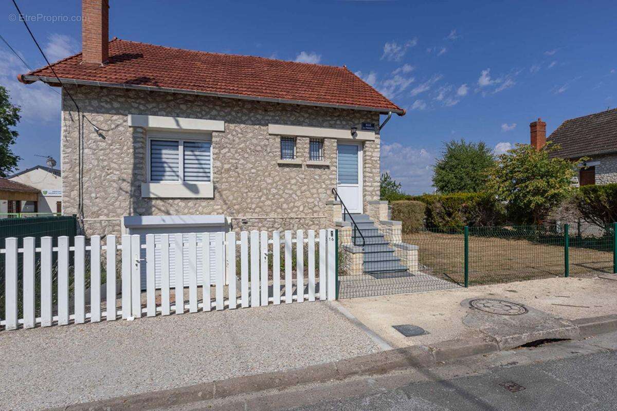 Maison à SALBRIS