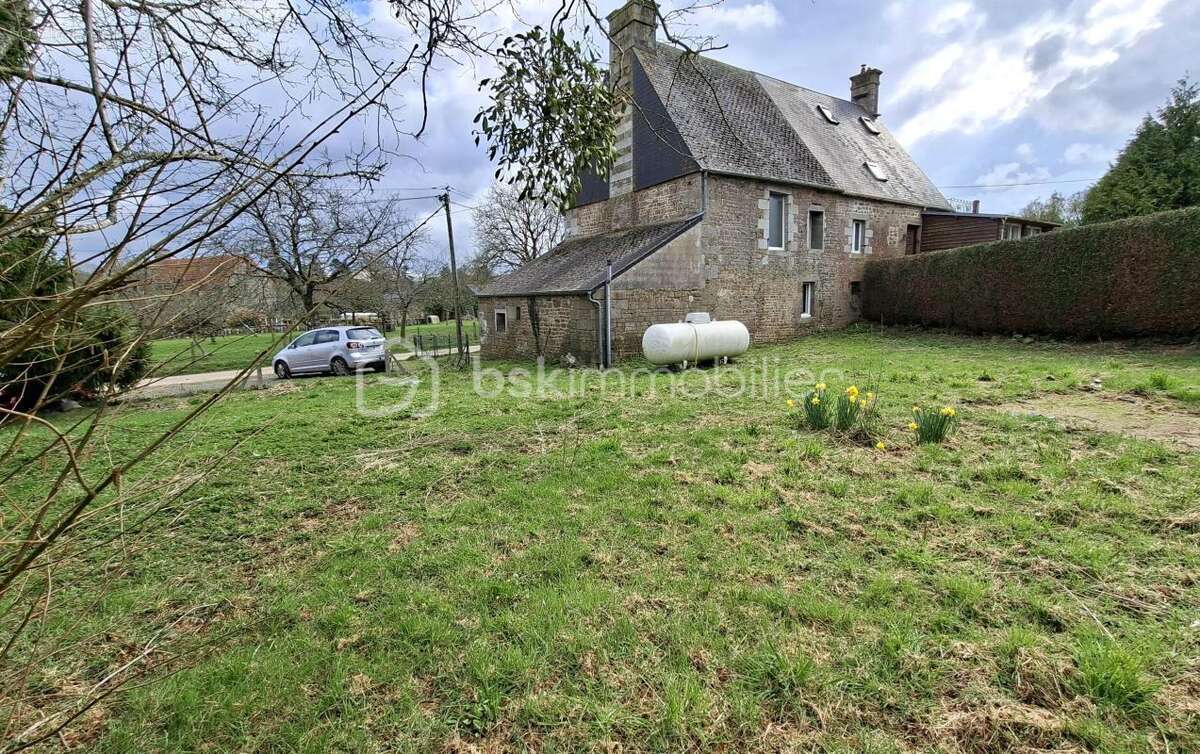 Maison à SAINT-SEVER-CALVADOS