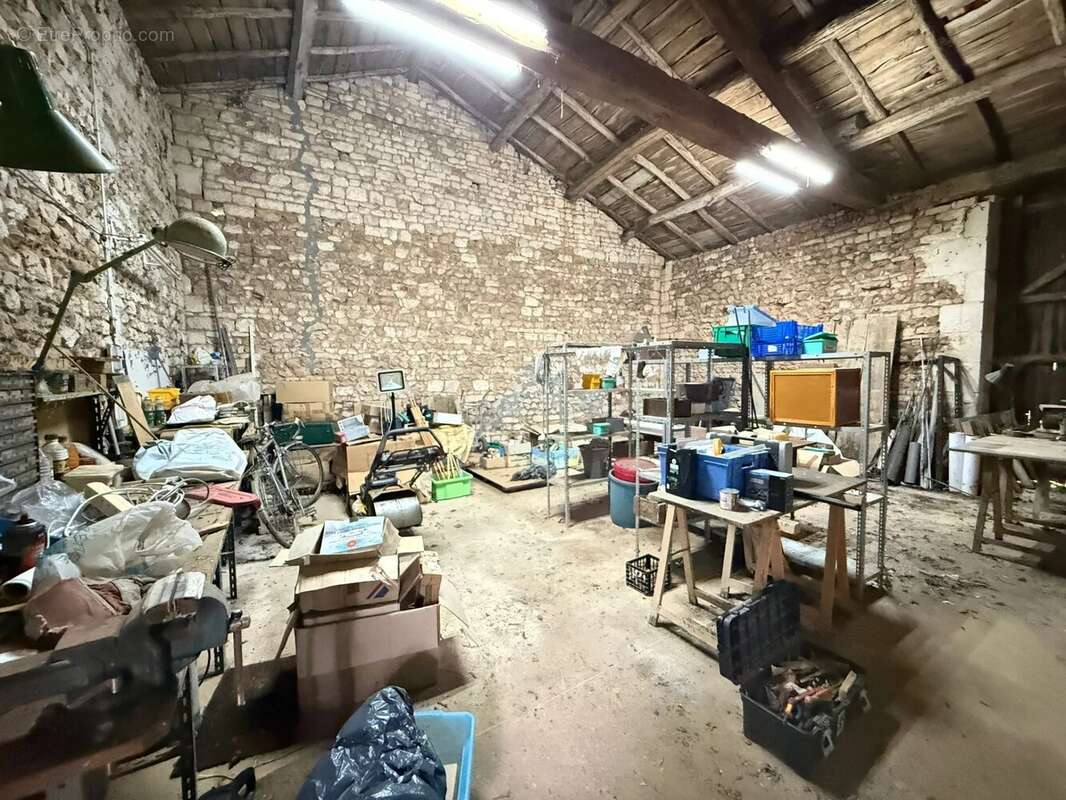 Charmante maison en pierre de 4 chambres dans un quartier paisible - photo 11
