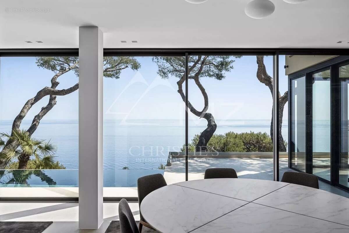 Maison à EZE