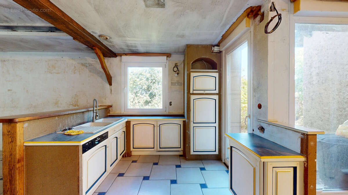 Maison plain pied sur 13.65 ares de terrain. - photo 7