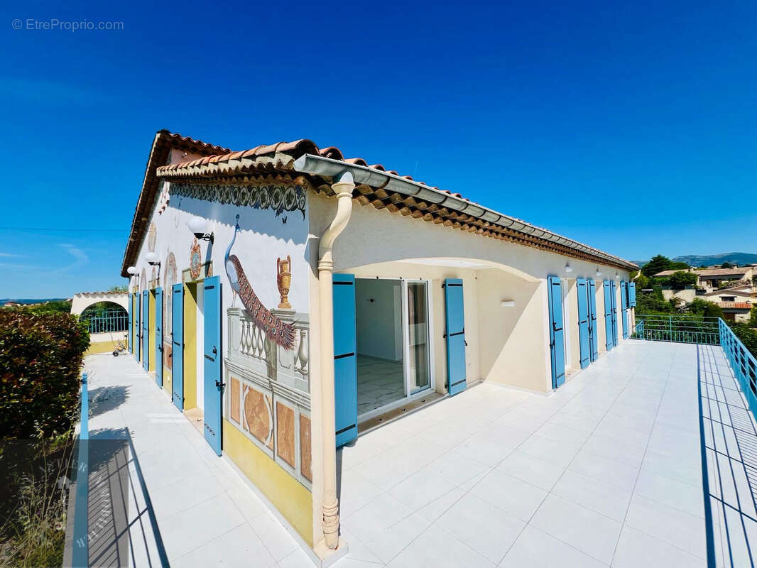 Maison à SAINT-LAURENT-DU-VAR