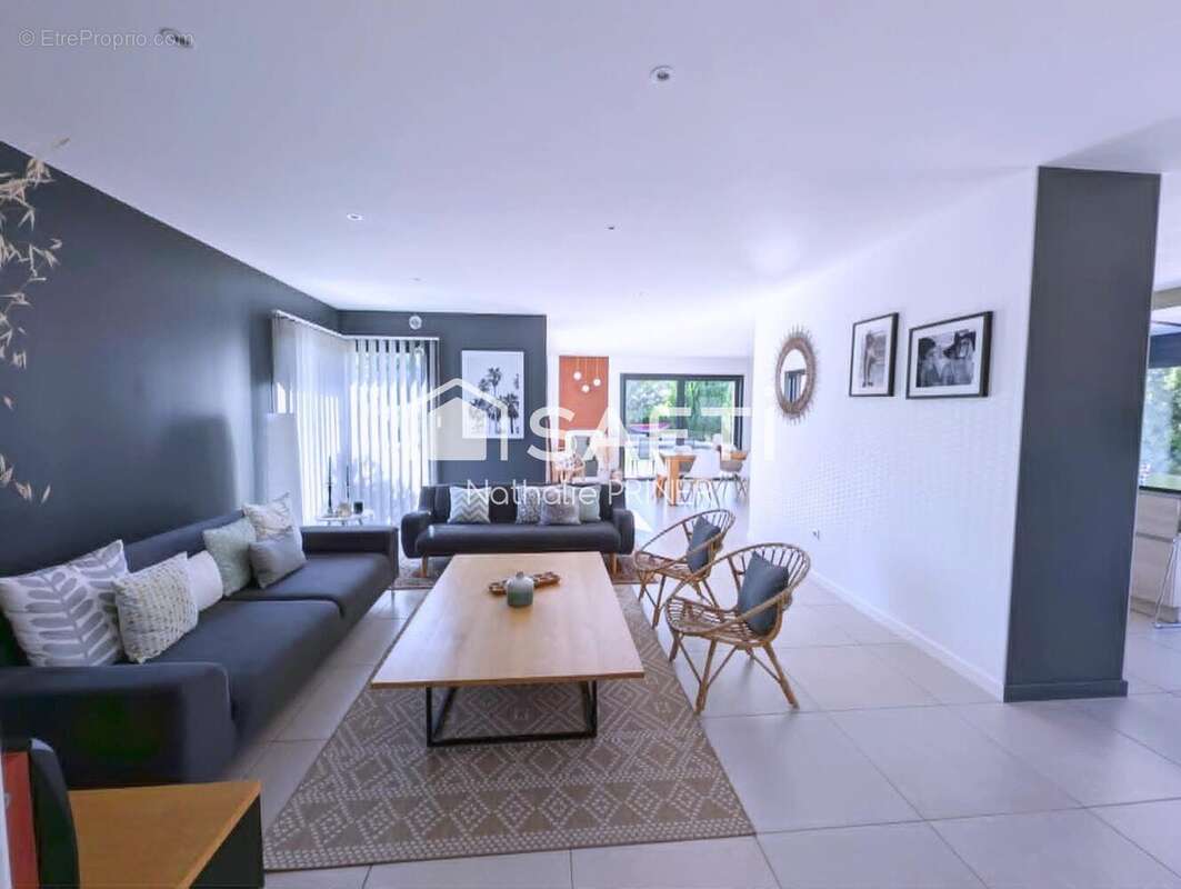 Photo 3 - Maison à VOUILLE