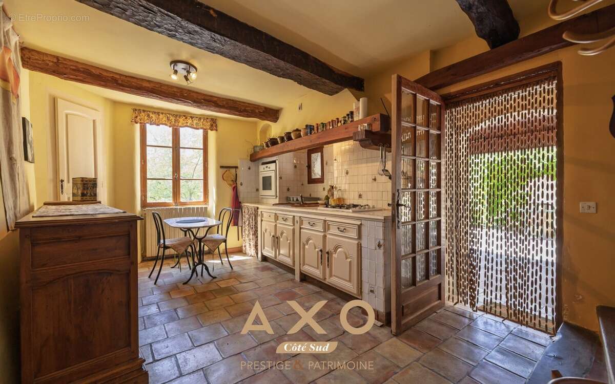Allemagne-en-provence - bastide - 696 m² - 5 habitations - piscine 15x7 - terrain 1 ha - 995 000  - photo 17
