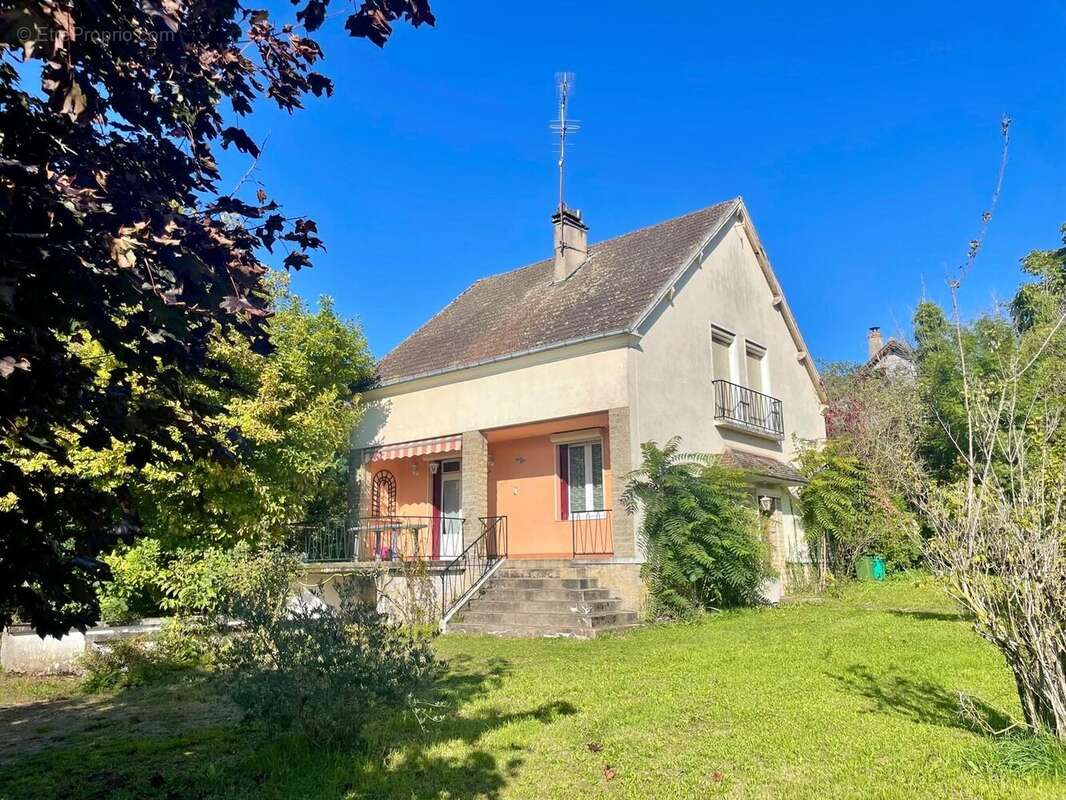 Maison à SAINT-BENIN-D&#039;AZY