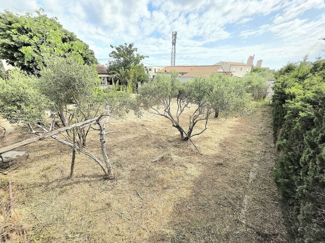 Terrain à BEAUCAIRE