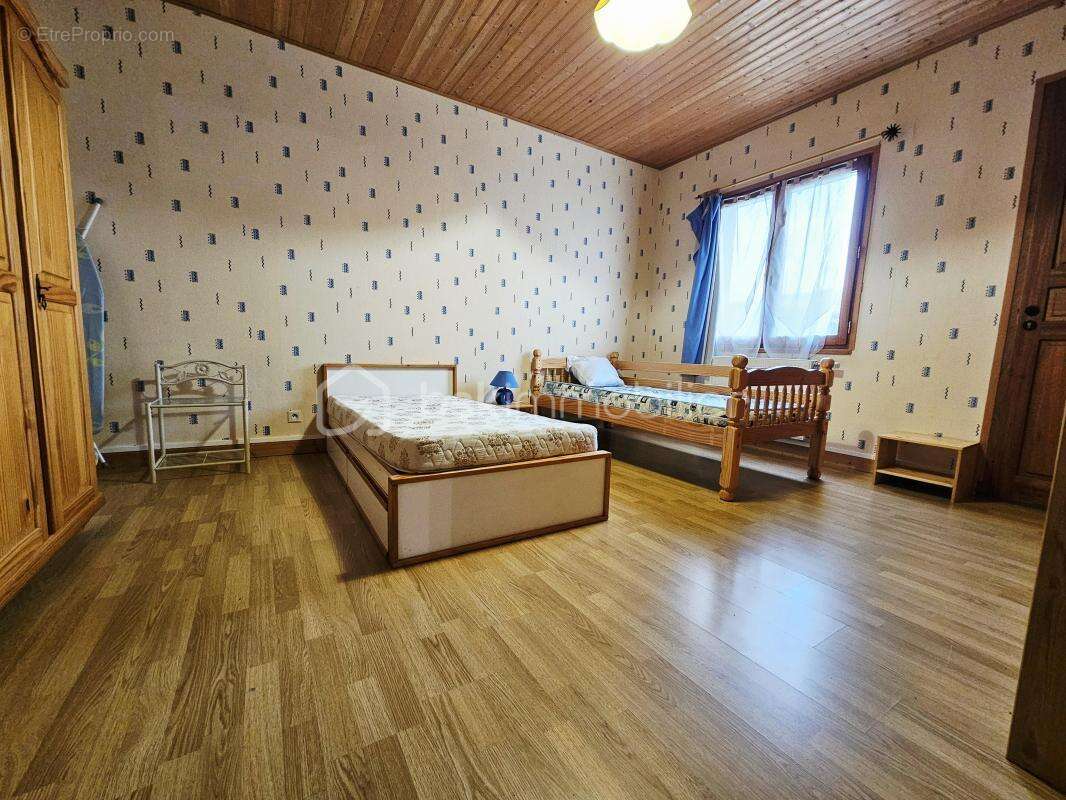 Maison à BESSE-ET-SAINT-ANASTAISE