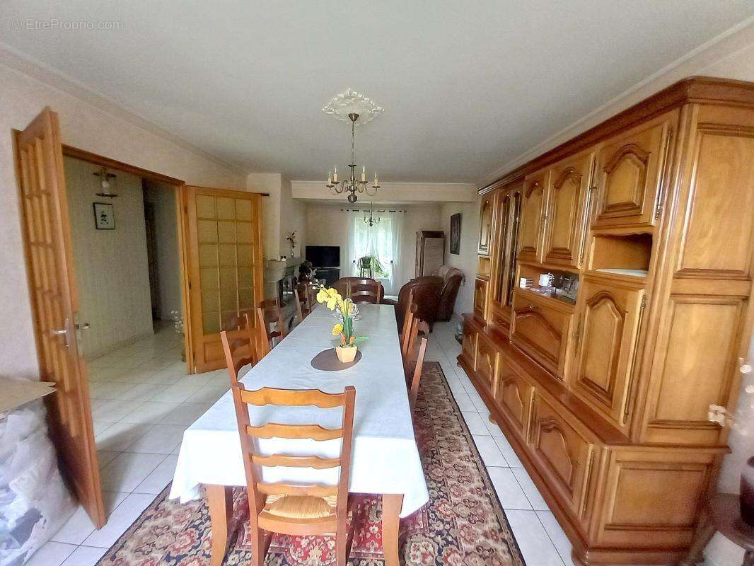 Maison plain-pied - 95m²-  AMBRIERES LES VALLEES (53) - photo 3